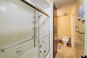 Luxe Resort Getaway - 8 Miles to Shops on El Paseo