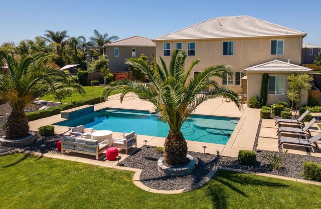 Luxe Roseville Home w/Pool & Hot Tub!