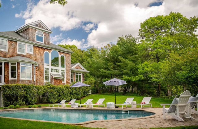 Luxe Southampton Estate - 40' Heated Pool - Minutes to Village