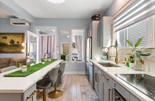 Luxe Suite + Spa House Retreat! Pets Welcome
