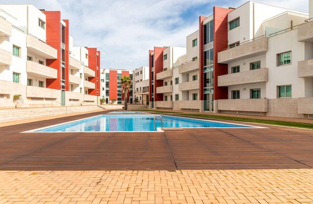 Luxo Apartment in Condominium dated with Pool