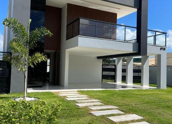 Luxuosa casa, a 150m da praia