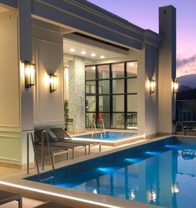 Luxuoso Apartamento com Rooftop Vista Mar, Piscina Aquecida e Ofurô