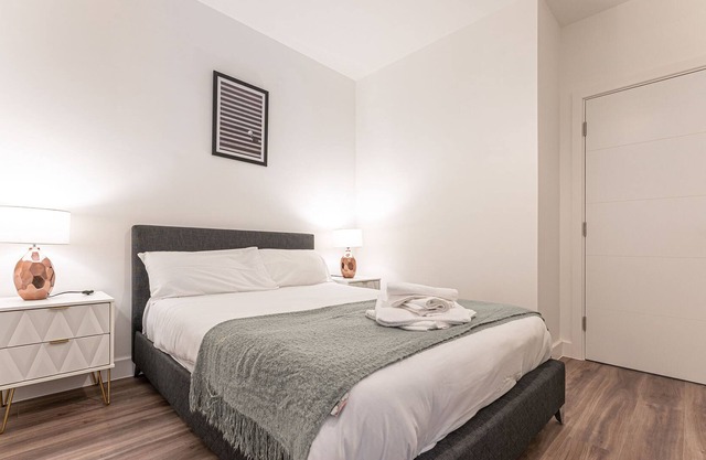 Luxurious 1 Bed Apartment - NEC / BHX / Solihull