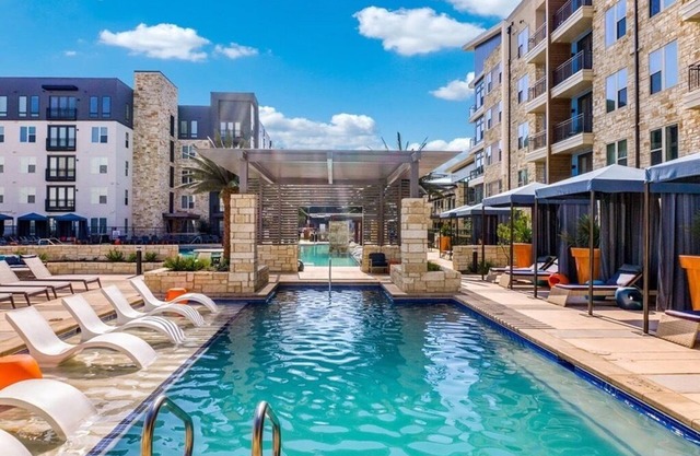 Luxurious 1 bedroom in Dallas Area! Free Wi-Fi, Fitness Center and much more!