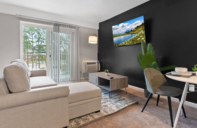 Luxurious 2 Bed Suite - in Raleigh!