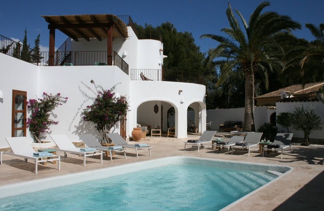 Luxurious 4 bedroom Ibiza style house completely refurbished with great sea view