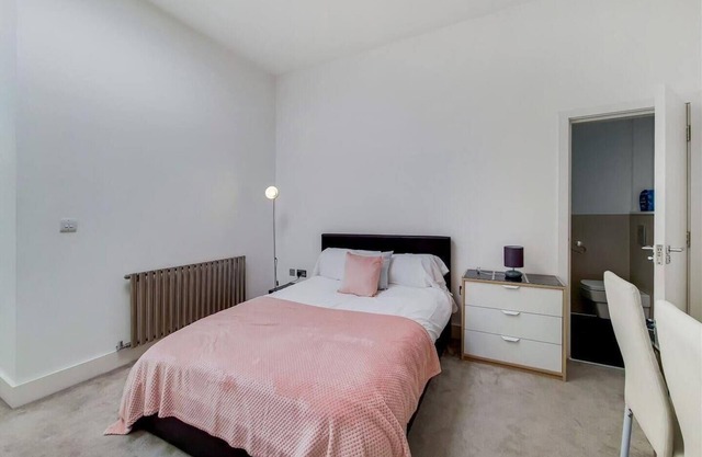 Luxurious 4-Bedrooms Apartment in Central London