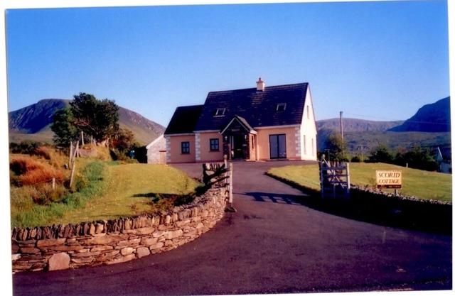 Luxurious 4 star dormer cottage in Cloghane Dingle Peninsula
