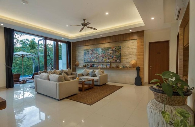 Luxurious 6-bedroom villa with WiFi, AC in charming Ubud