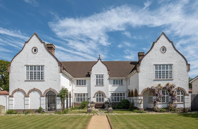 Luxurious 7 bedroom Villa in the popular sailing village, Bembridge