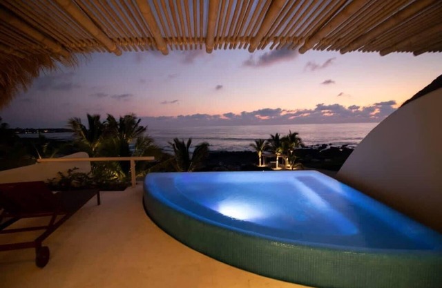 Luxurious and Tropical Beachfront Penthouse