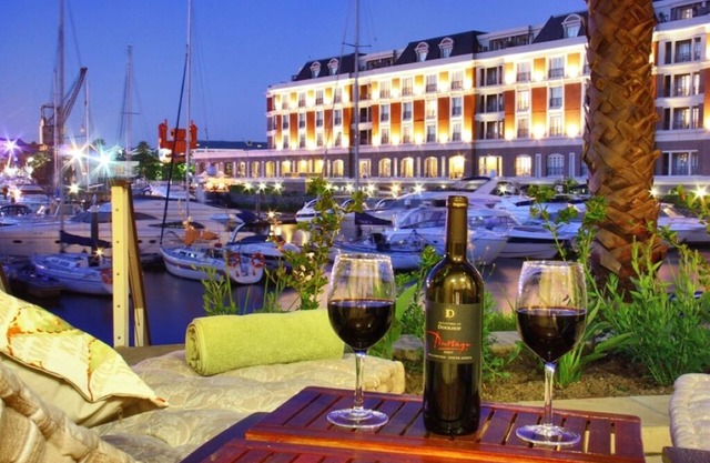 Luxurious and Secure Family Apartment in the Center of Cape Town V&A Waterfront