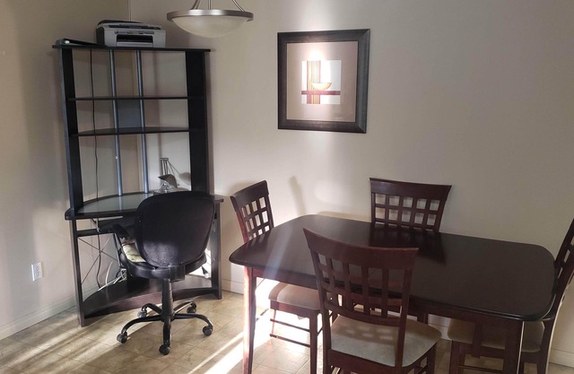 Luxurious Apartment with Wi-Fi, Private Bathroom and GYM Facilities