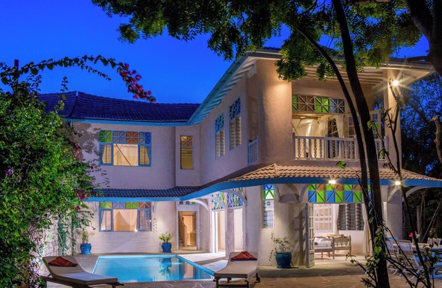Luxurious Beach House with 4 bedrooms and private pool