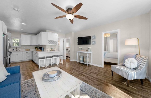 Luxurious Beach Retreat Just 100 steps to the sand