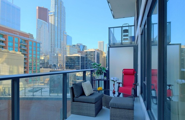 Luxurious Brand New 2 BDRM 2 Bath Condo Downtown Toronto