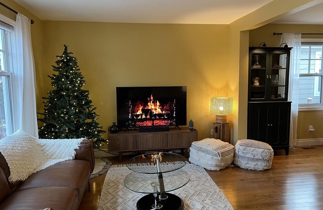 Luxurious Bungalow Experience - Easy Transportation to Toronto