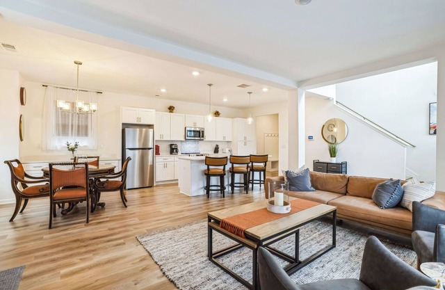 Luxurious Charm & Comfort: Your Perfect Getaway; 6 mi from Downtown Charlotte!