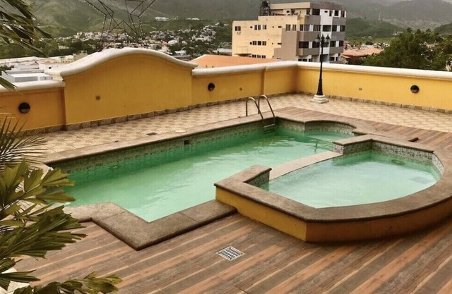 Luxurious Condo - Security for you and your Family