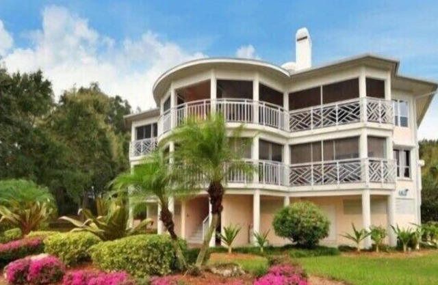 Luxurious Condo with LGI Ferry Access Included