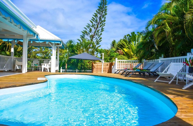 Luxurious Creole family villa with private pool, jacuzzi and tropical garden