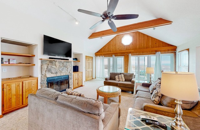 Luxurious & dog-friendly beachfront gem with private pool, elevator & decks