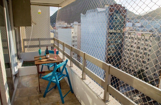 Luxurious Flat with swimming pool, sauna and garage in the heart of Copacabana