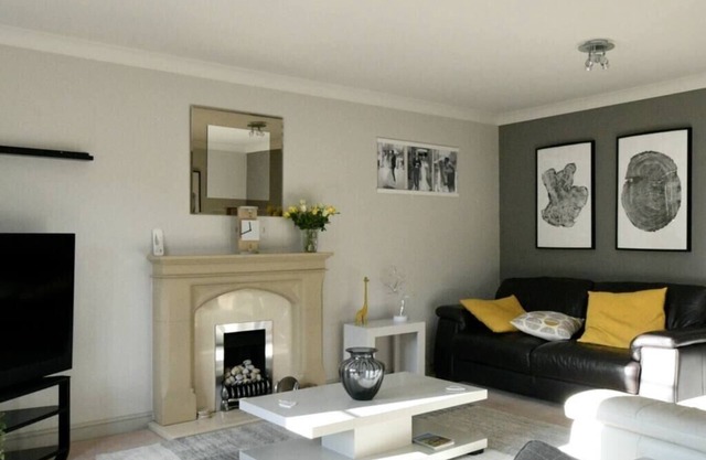 Luxurious and Serene 2BD Town House in Burley