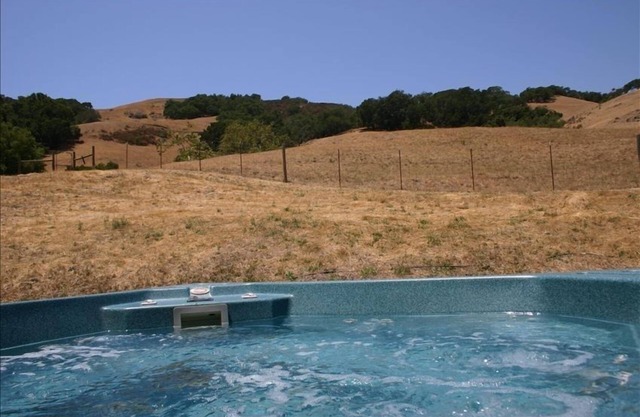Luxurious Heavenly Cayucos 850 acre Ranch Home/8 bd/7ba/Pool/Tennis/Fishing.