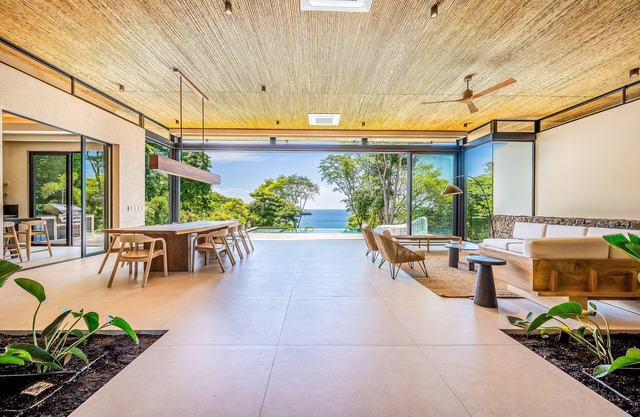 Luxurious home near beaches with infinity pool, outdoor kitchen, & mtn views