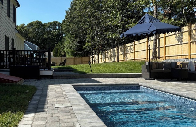 Luxurious Home near Mayflower beach. Heated Pool & Hot Tub Game & movie room
