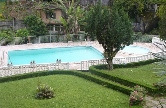 Luxurious house with swimming pools, fireplaces, barbecue, campinho