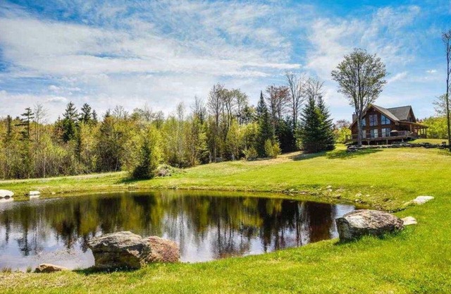 Luxurious log home with stunning views
