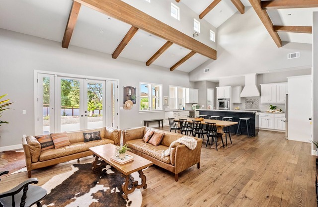 Luxurious, Modern Farmhouse in Wine Country