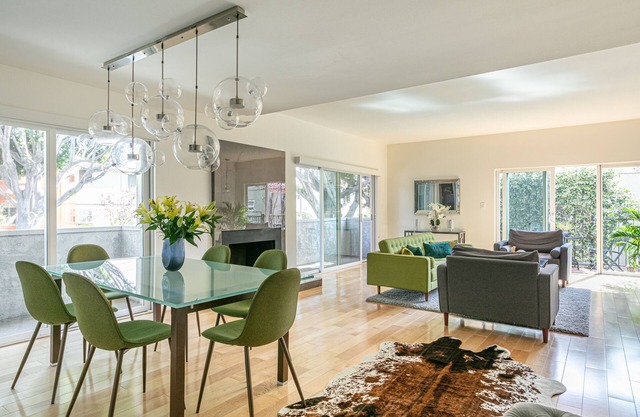 Luxurious modern 5 stars townhouse in the heart of Weho