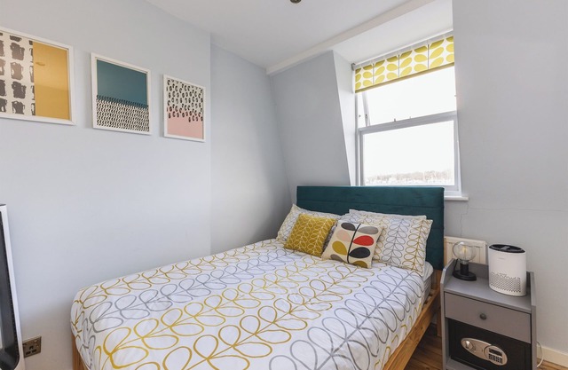 Luxurious One Bedroom Flat in Kensington Olympia