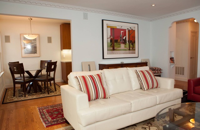 Luxurious Prime Central Flat with Parking & Laundry