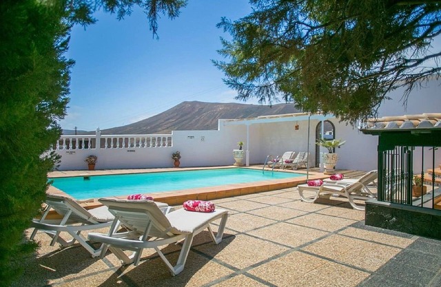 Luxurious Rustic House | Villa Nicolivos | Beautiful Seaviews | Macher