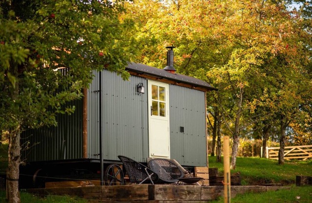 Luxurious shepherd's hut in a secluded countryside location with fantastic views