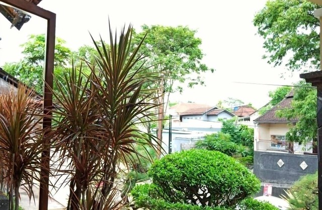 Luxurious & spacious comfort in the middle of city & traditional Bali