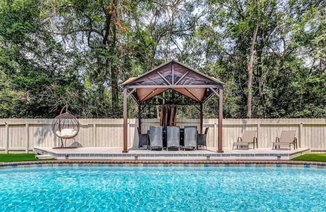 Luxurious, Spacious & Fun ~ Pool ~ Games~ Spa