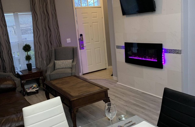 Luxurious stay near Theme Parks