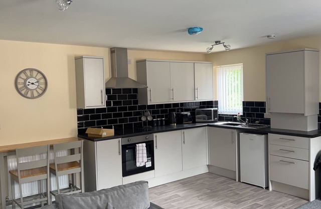 Luxury 1 & 2 bed open plan apartments with free internet services