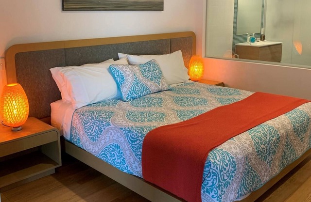 Luxury 1-Bedroom Apartment & direct access to the lagoon