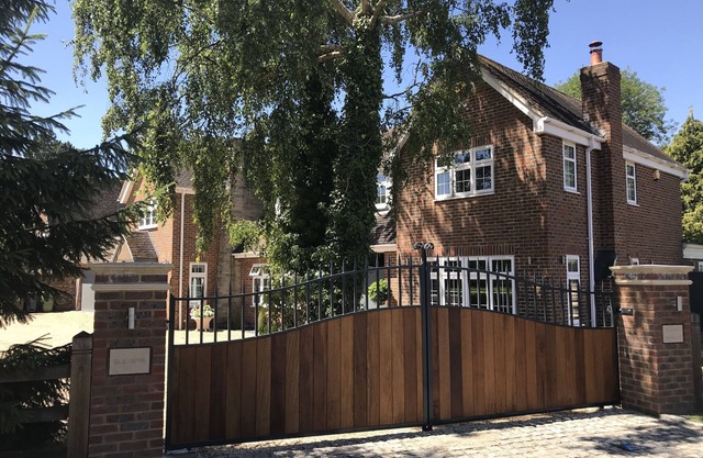Luxury 1 Bedroom House with an Orangery kitchen and large lounge