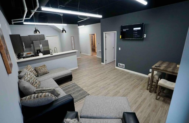 Luxury 1-Bedroom Loft in the heart of Dearborn