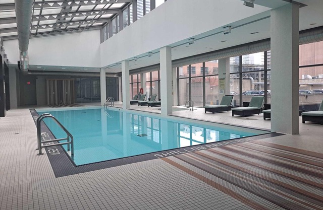 Luxury 1bedroom condo apartment in downtown Toronto
