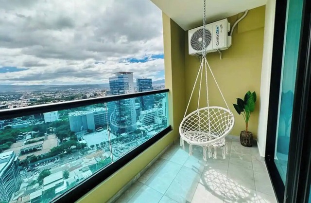 Luxury 1BR Apartment in Astriann