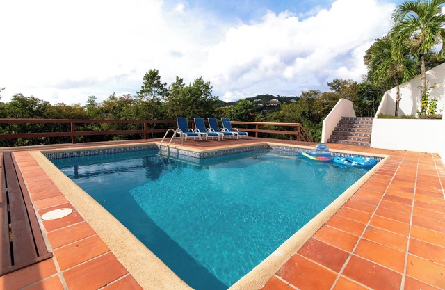 Luxury 1BR Villa I Swimming pool/garden I Central location I Near Golf Course.